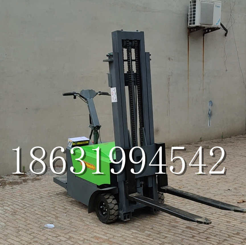 当阳市优程全电动叉车插腿式堆高车液压装卸车1.5吨升高小型站驾式铲车